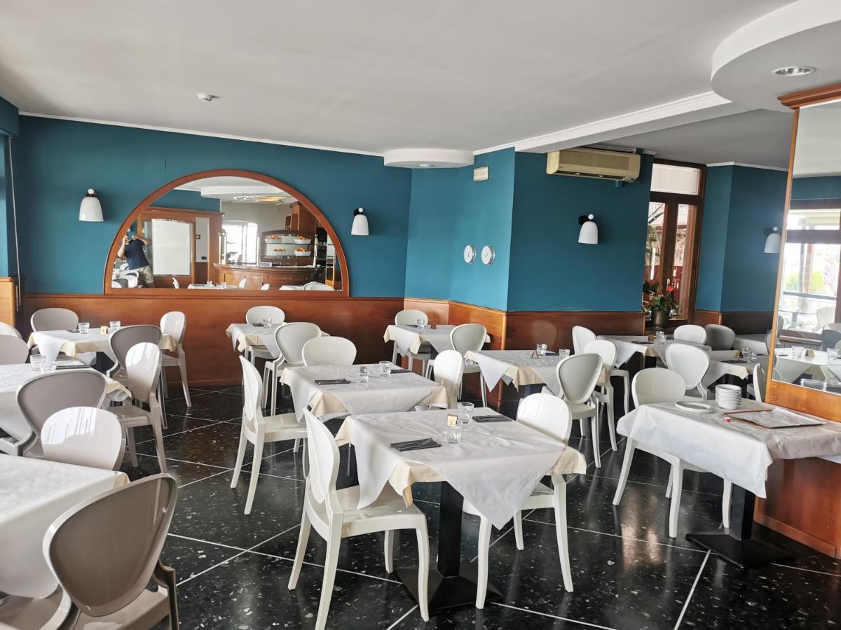 Albium Hotel Albenga Exterior foto