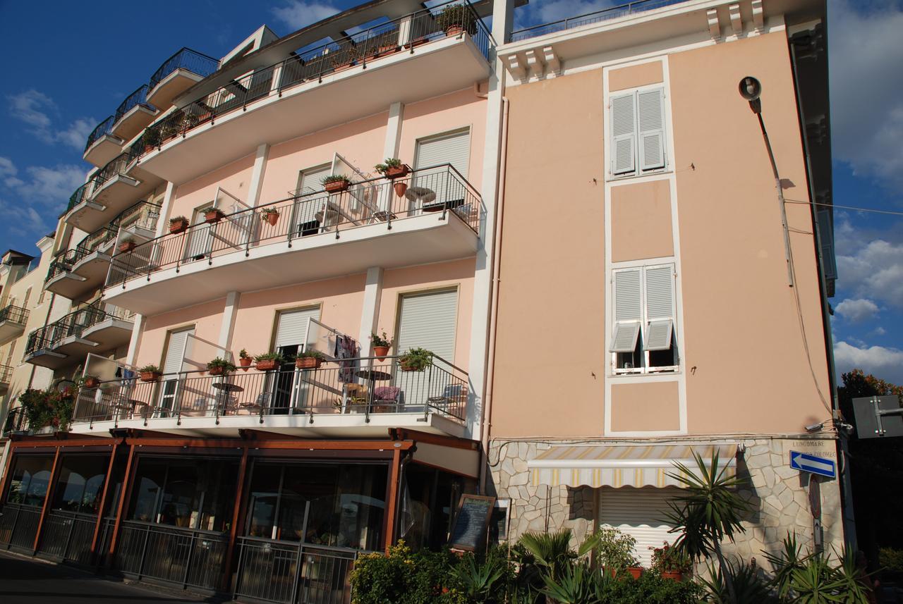 Albium - Hotel Sul Mare Albenga Exterior foto